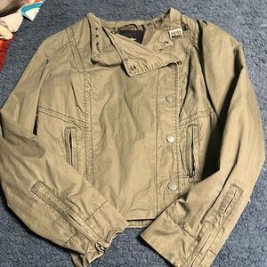 Army green jacket women’s medium super cute